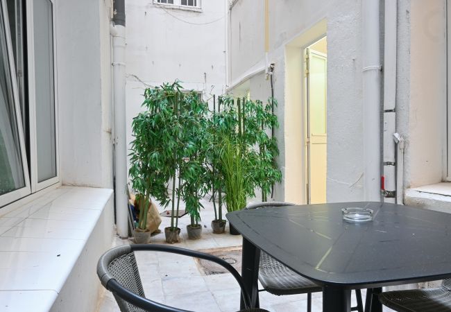 Apartamento en Madrid - M (MEN30) Moderno y elegante ap. Barrio Ibiza Apartamento en Madrid - M (MEN30) Moderno y elegante ap. Barrio Ibiza