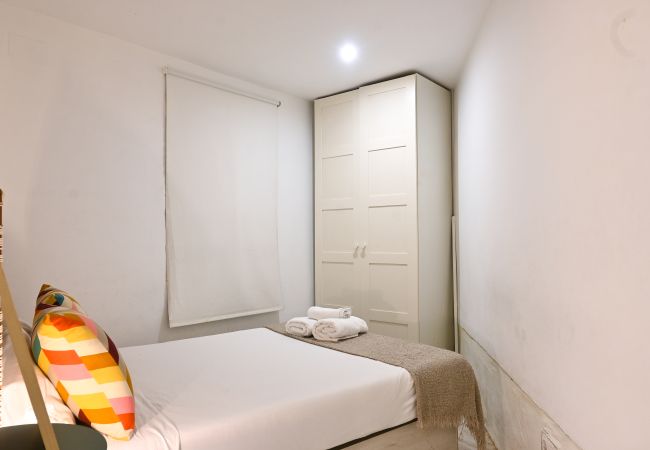 Apartamento en Madrid - M (MEN30) Moderno y elegante ap. Barrio Ibiza Apartamento en Madrid - M (MEN30) Moderno y elegante ap. Barrio Ibiza