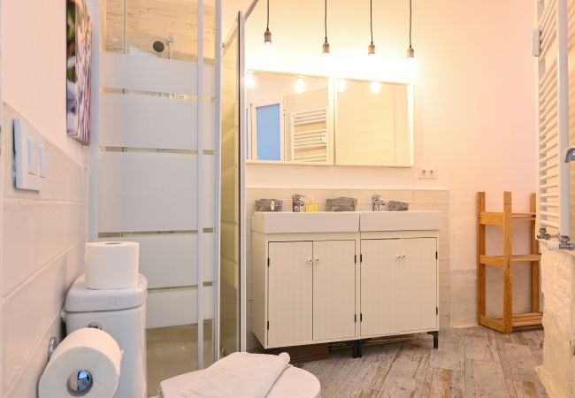 Apartamento en Madrid - M (MEN30) Moderno y elegante ap. Barrio Ibiza Apartamento en Madrid - M (MEN30) Moderno y elegante ap. Barrio Ibiza