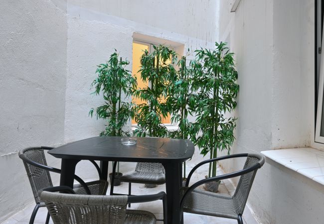Apartamento en Madrid - M (MEN30) Moderno y elegante ap. Barrio Ibiza Apartamento en Madrid - M (MEN30) Moderno y elegante ap. Barrio Ibiza