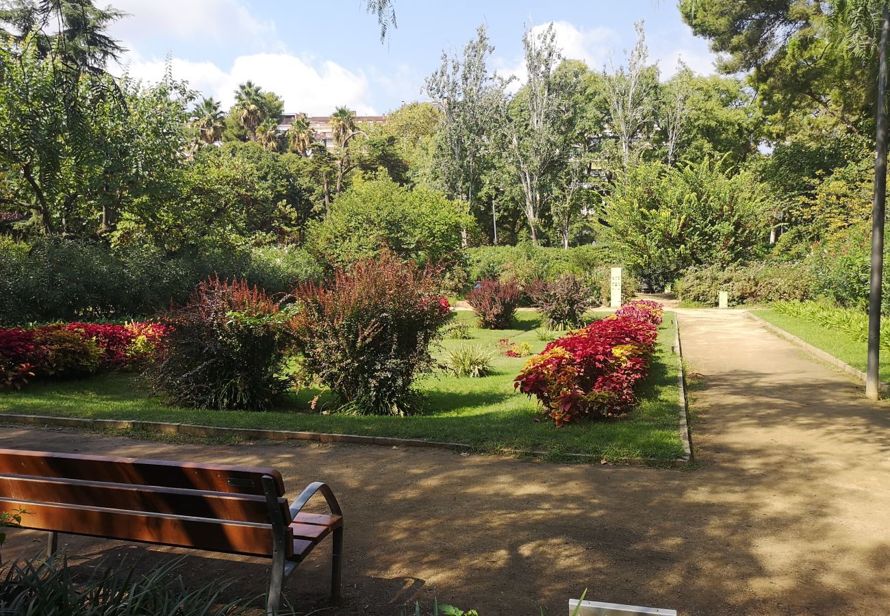 Apartamento en Barcelona - Terraza privada, un dormitorio, TURO PARK