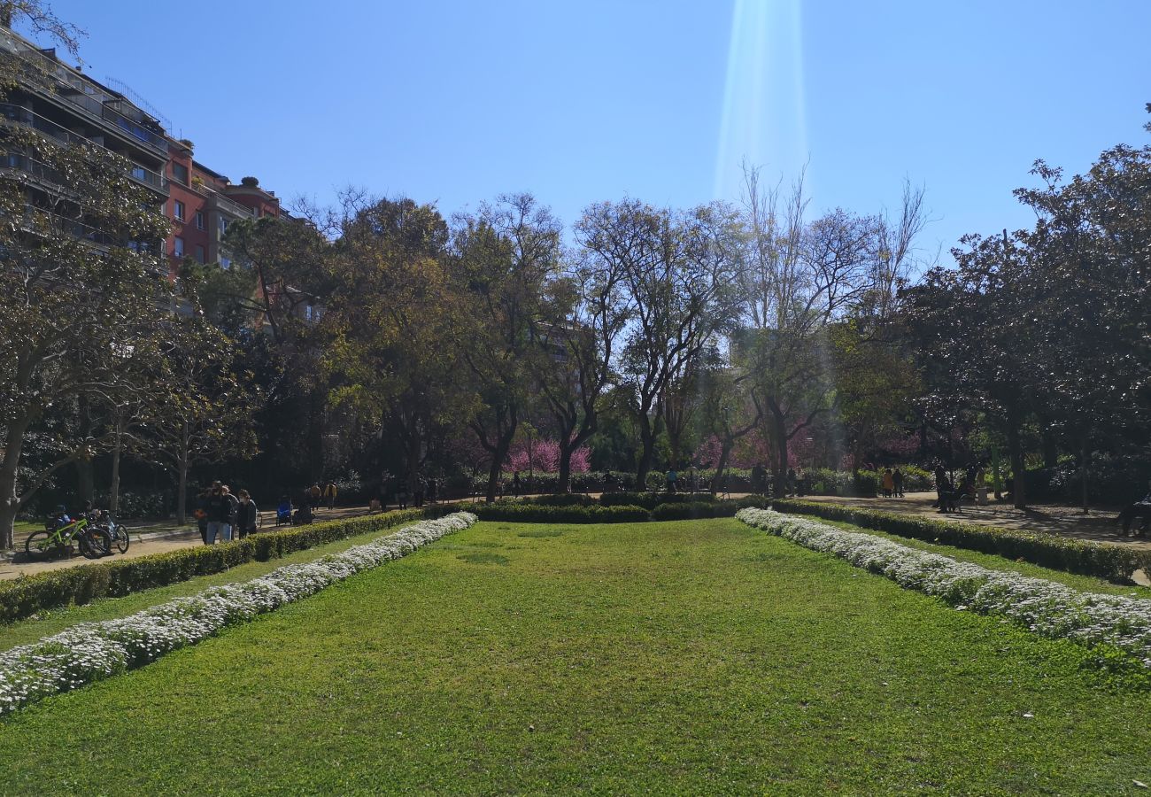 Apartamento en Barcelona - Terraza privada, un dormitorio, TURO PARK