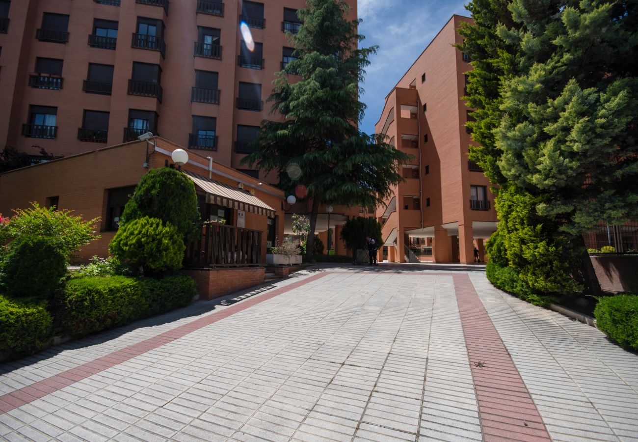 Apartamento en Madrid - Cómodo y tranquilo apartamento Aeropuerto CMP9