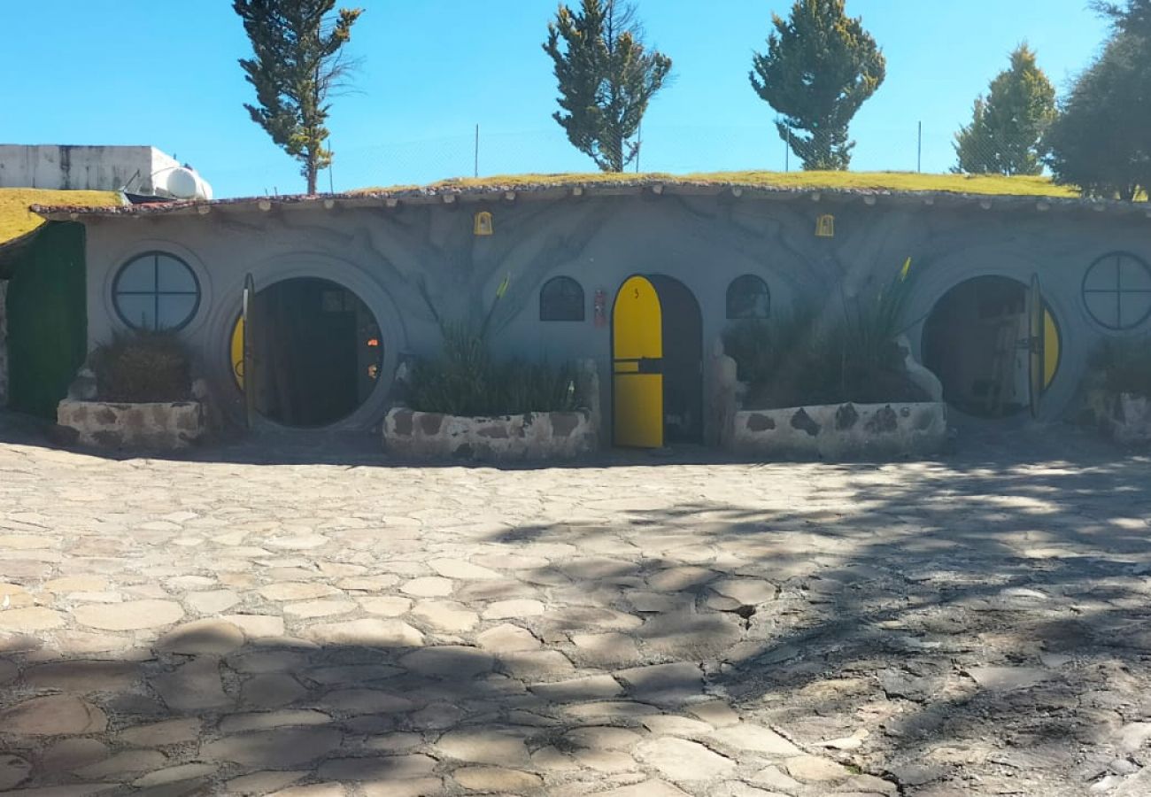 Villa en Valle de Bravo - Mexican Gran Villa (Villa Victoria, Valle de Bravo)