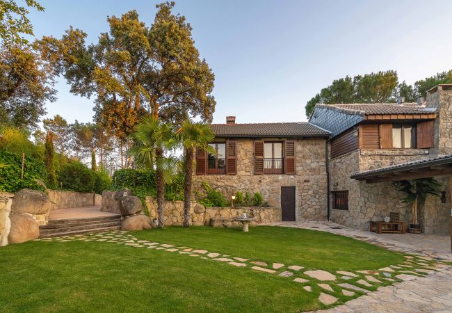 Chalet en Batres - M (GAM4) Finca Rural el Caribe Chalet en Batres - M (GAM4) Finca Rural el Caribe