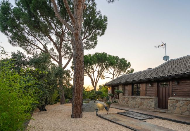 Chalet en Batres - M (GAM4) Finca Rural el Caribe Chalet en Batres - M (GAM4) Finca Rural el Caribe