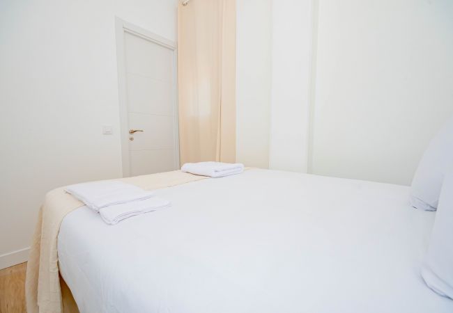 Apartamento en Madrid - Acogedor y coqueto apartamento de 3 dormitorios en Madrid M (ASR18)