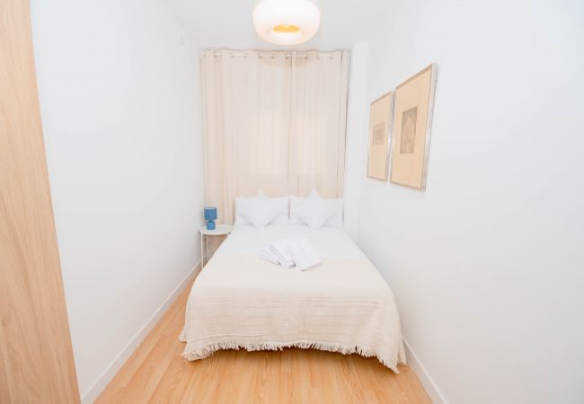 Apartamento en Madrid - Acogedor y coqueto apartamento de 3 dormitorios en Madrid M (ASR18)