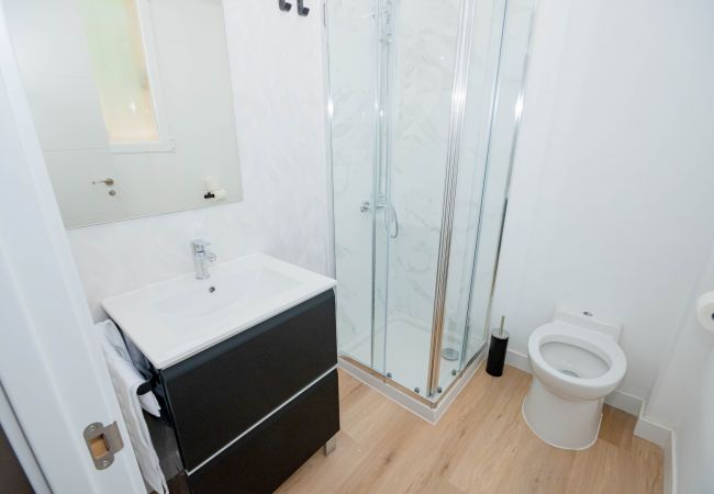 Apartamento en Madrid - Acogedor y coqueto apartamento de 3 dormitorios en Madrid M (ASR18)