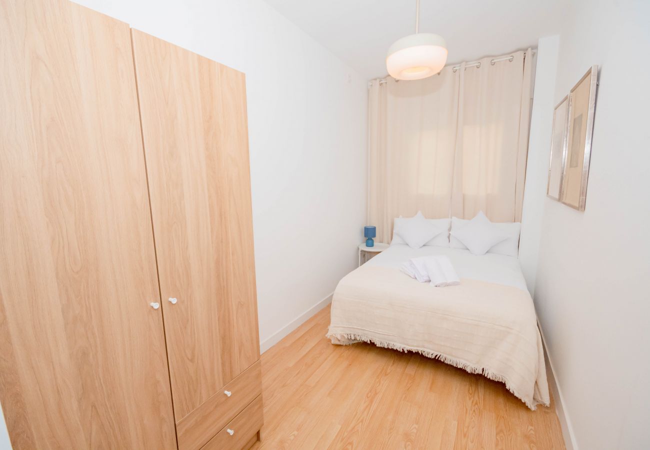 Apartamento en Madrid - Acogedor y coqueto apartamento de 3 dormitorios en Madrid M (ASR18)