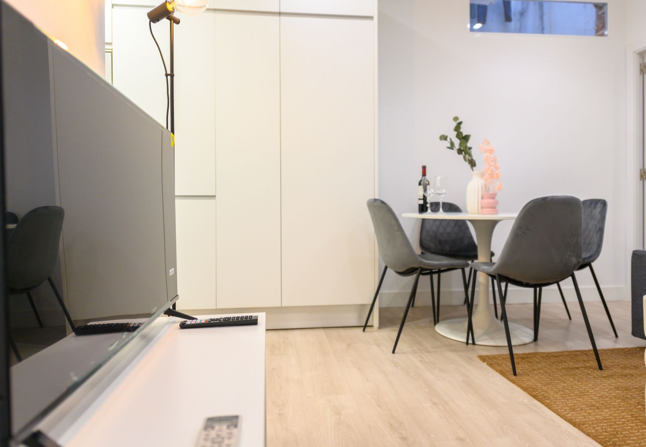 Apartamento en Madrid - COQUETO APARTAMENTO JUNTO INSTITUTO DE EMPRESA
