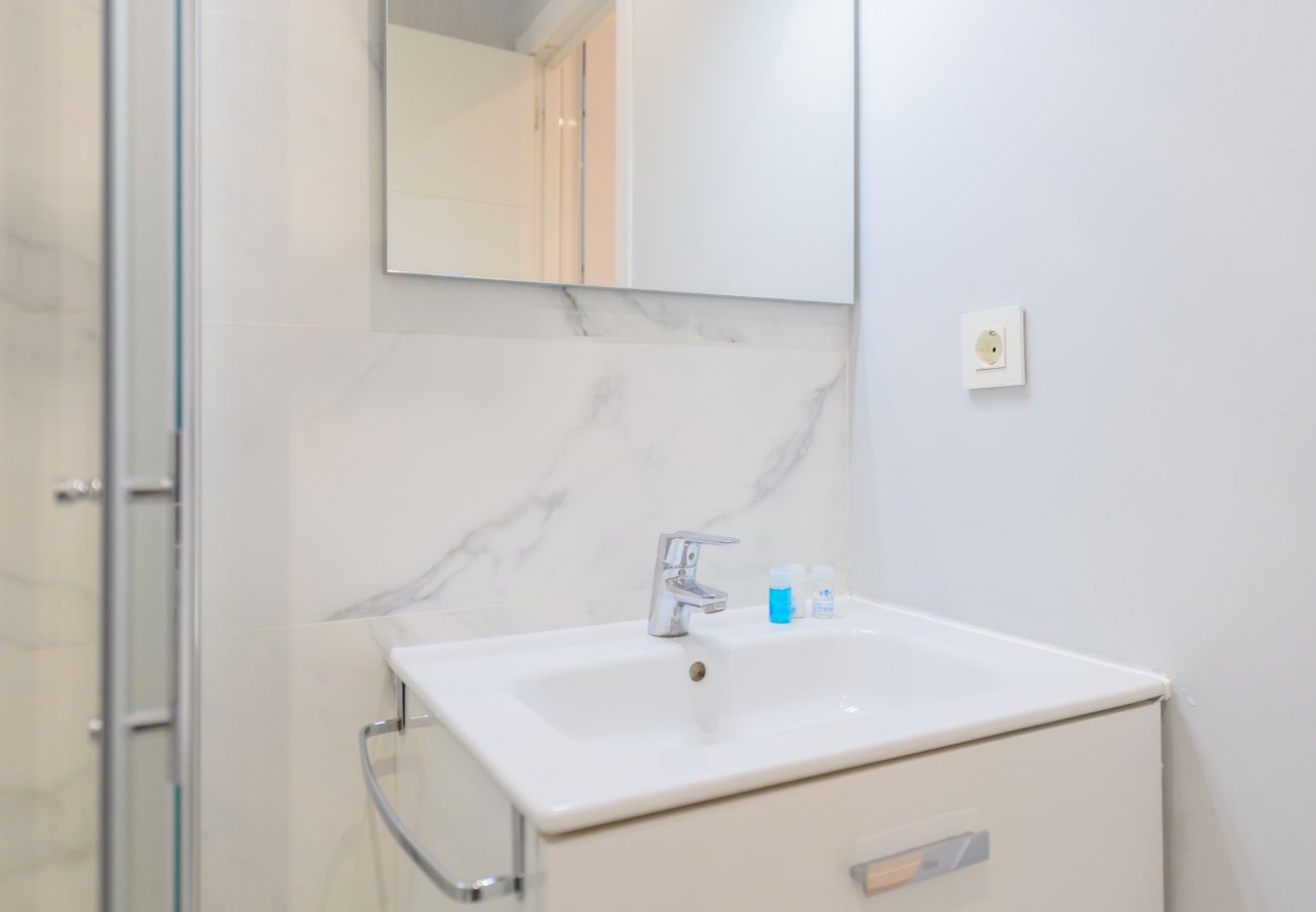 Apartamento en Madrid - COQUETO APARTAMENTO JUNTO INSTITUTO DE EMPRESA