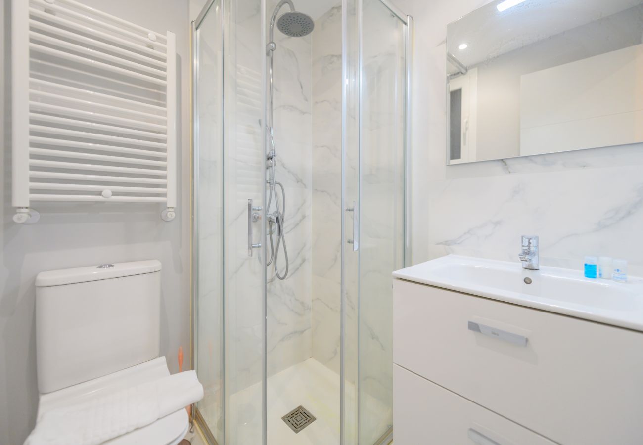 Apartamento en Madrid - COQUETO APARTAMENTO JUNTO INSTITUTO DE EMPRESA