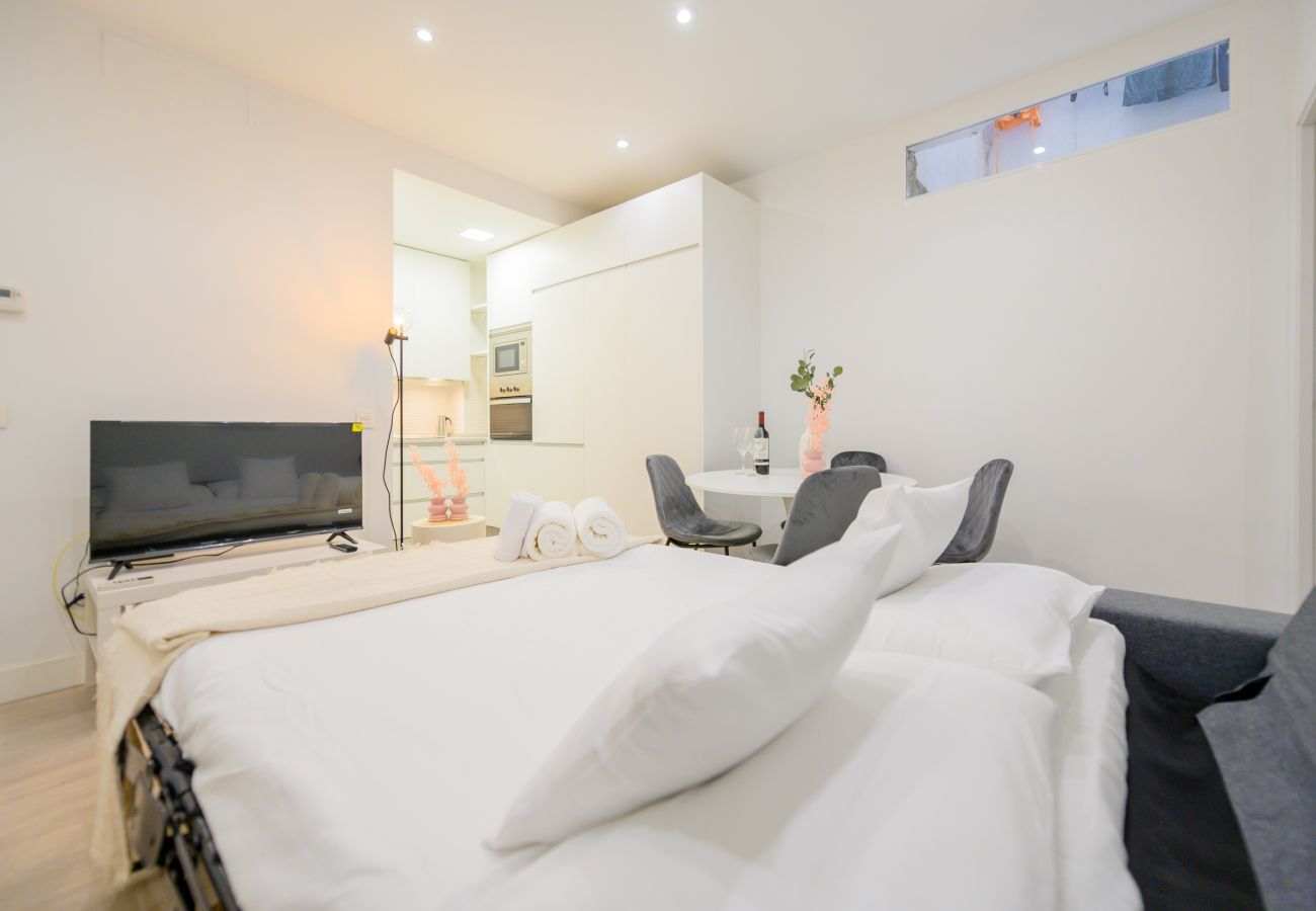 Apartamento en Madrid - COQUETO APARTAMENTO JUNTO INSTITUTO DE EMPRESA