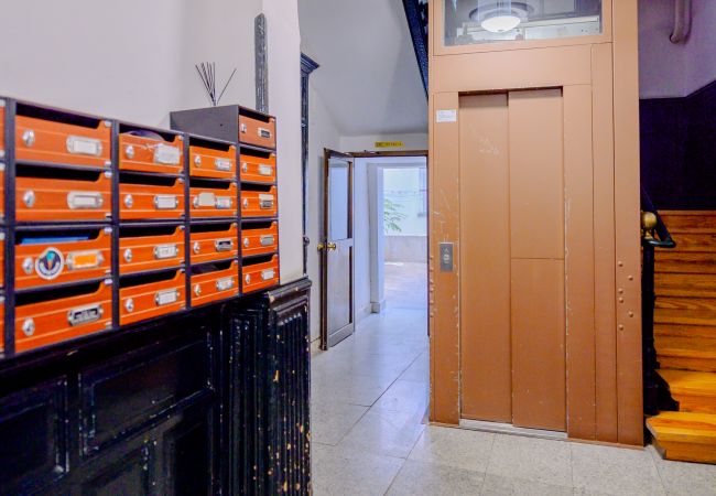 Apartamento en Madrid - M (RLT10) Encantadora vivienda de dos dormitorios Apartamento en Madrid - M (RLT10) Encantadora vivienda de dos dormitorios