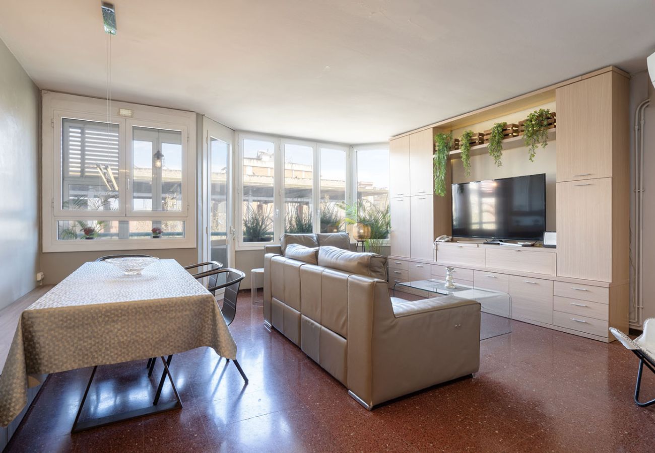 Apartamento en Barcelona - Bright, large and central apartment in Barcelona