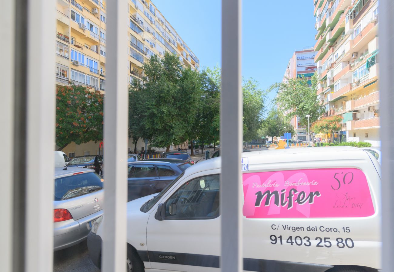 Estudio en Madrid - Acogedor Apartamento Tipo Estudio cerca de la Plaza de Toros en Ventas