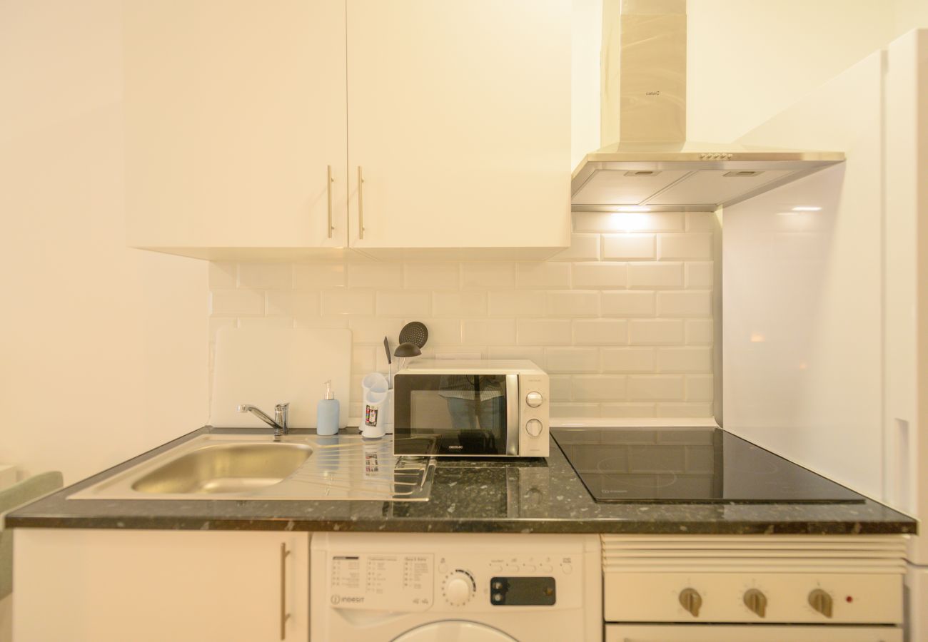 Estudio en Madrid - Acogedor Apartamento Tipo Estudio cerca de la Plaza de Toros en Ventas