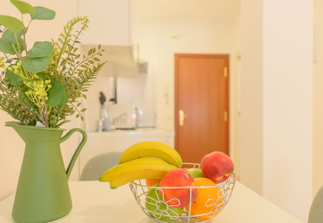 Estudio en Madrid - Acogedor Apartamento Tipo Estudio cerca de la Plaza de Toros en Ventas