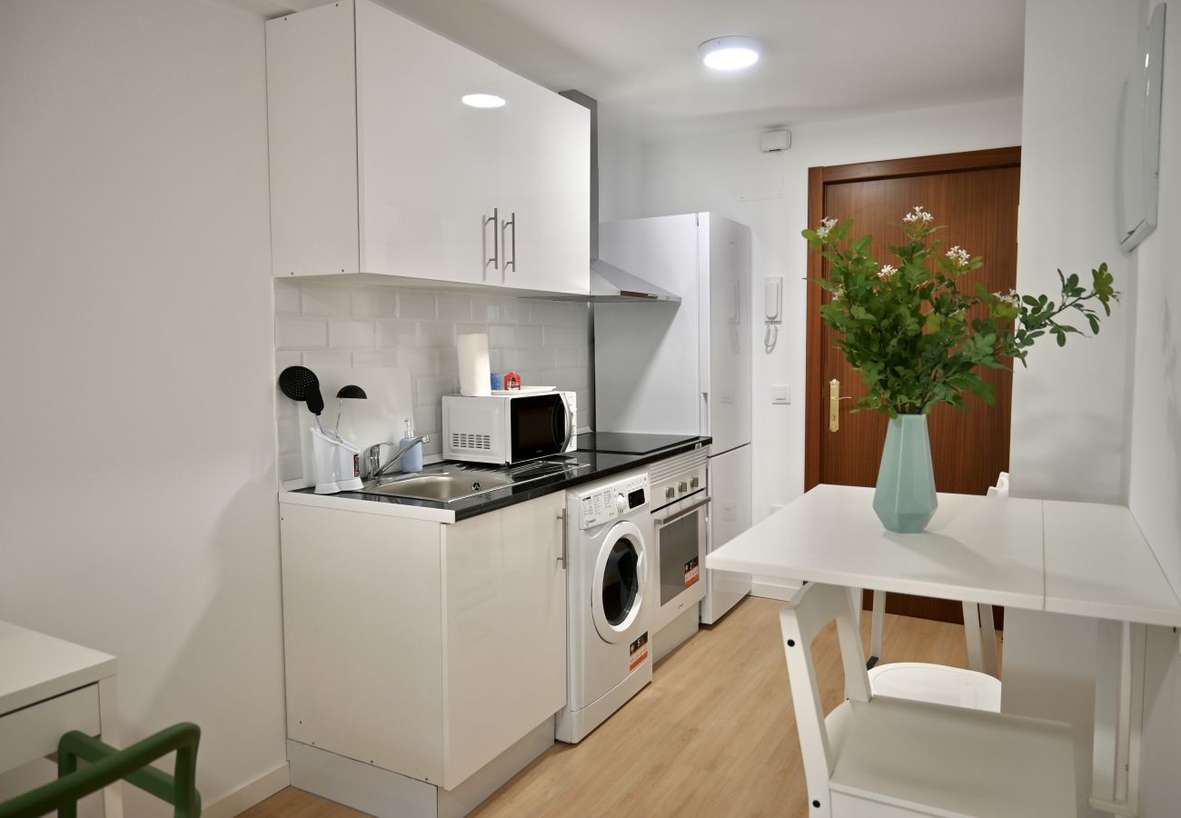 Estudio en Madrid - Acogedor Apartamento Tipo Estudio cerca de la Plaza de Toros en Ventas