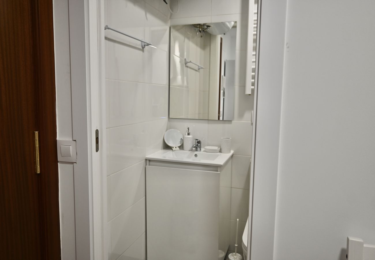 Estudio en Madrid - Acogedor Apartamento Tipo Estudio cerca de la Plaza de Toros en Ventas