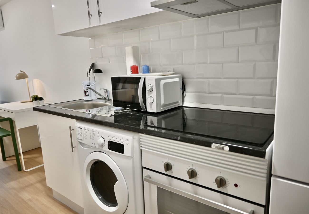 Estudio en Madrid - Acogedor Apartamento Tipo Estudio cerca de la Plaza de Toros en Ventas