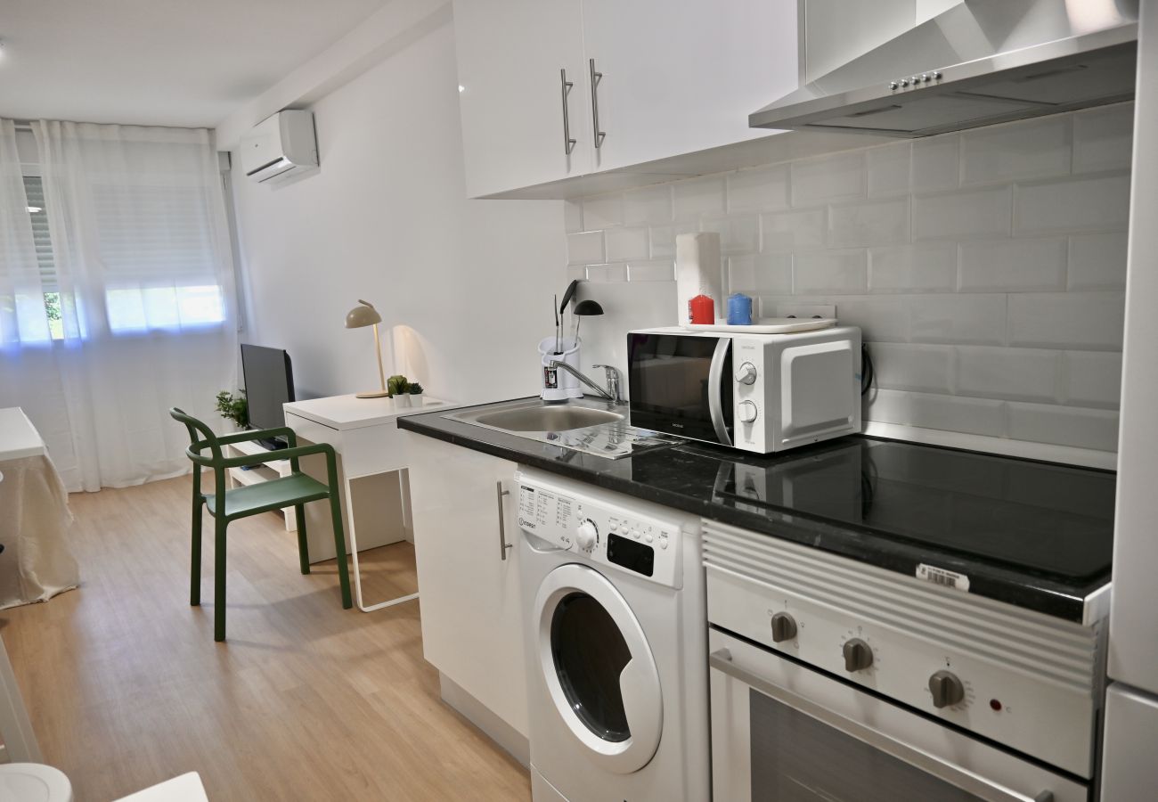 Estudio en Madrid - Acogedor Apartamento Tipo Estudio cerca de la Plaza de Toros en Ventas