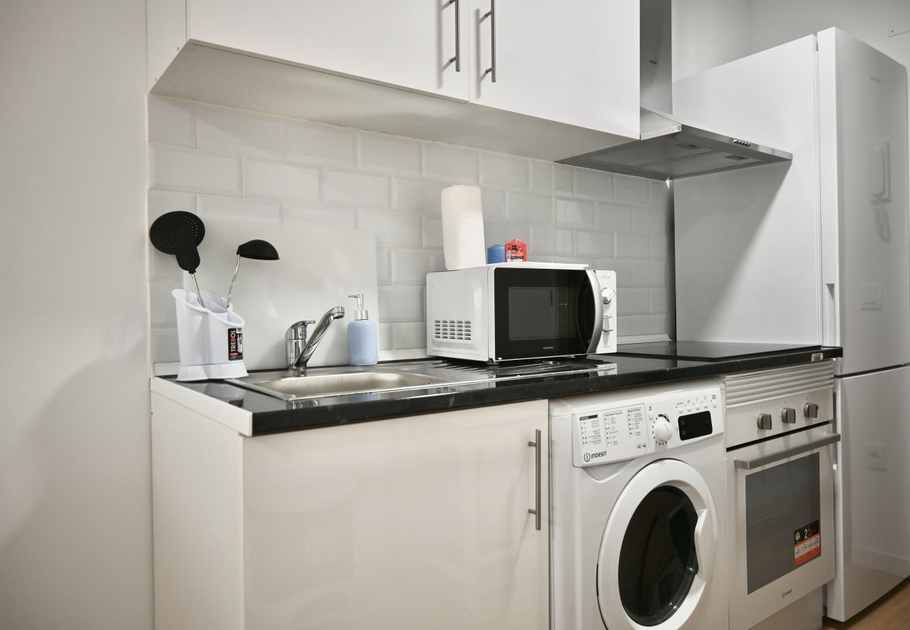 Estudio en Madrid - Acogedor Apartamento Tipo Estudio cerca de la Plaza de Toros en Ventas