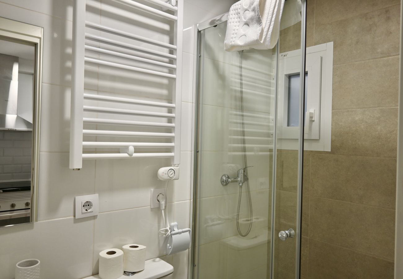 Estudio en Madrid - Acogedor Apartamento Tipo Estudio cerca de la Plaza de Toros en Ventas