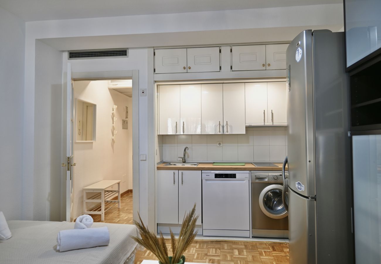 Estudio en Madrid - M (HRL5) Luminoso apartamento BºPilar