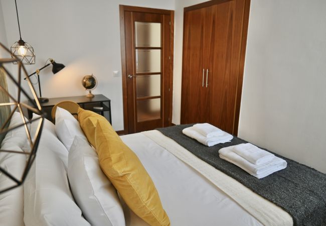 Apartamento en Madrid - M (AMA1026) Vivienda de cuatro dormitorios en Arga Apartamento en Madrid - M (AMA1026) Vivienda de cuatro dormitorios en Arga