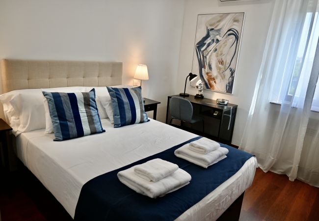Apartamento en Madrid - M (AMA1026) Vivienda de cuatro dormitorios en Arga Apartamento en Madrid - M (AMA1026) Vivienda de cuatro dormitorios en Arga