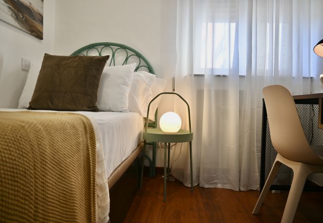 Apartamento en Madrid - M (AMA1026) Vivienda de cuatro dormitorios en Arga Apartamento en Madrid - M (AMA1026) Vivienda de cuatro dormitorios en Arga