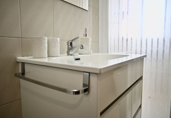 Apartamento en Madrid - M (AMA1026) Vivienda de cuatro dormitorios en Arga Apartamento en Madrid - M (AMA1026) Vivienda de cuatro dormitorios en Arga