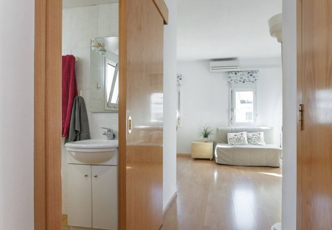 Apartamento en Barcelona - Luminoso, céntrico y silencioso apartamento