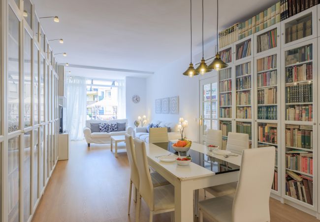 Apartamento en Barcelona - Piso con terraza privada, 3 dormitorios, Eixample