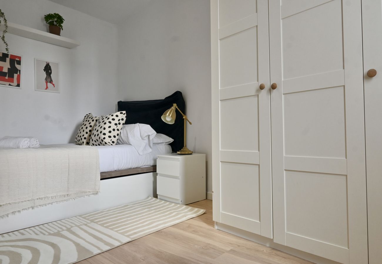 Apartamento en Madrid - Moderno Apartamento de dos dormitorios y dos baños en Avenida América  CTG101