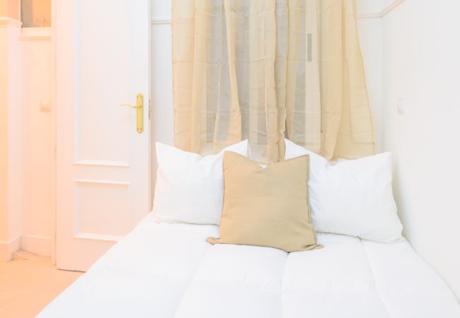 Apartamento en Madrid - M (CAR860) Atractivo apartamento de un dormitorio  Apartamento en Madrid - M (CAR860) Atractivo apartamento de un dormitorio