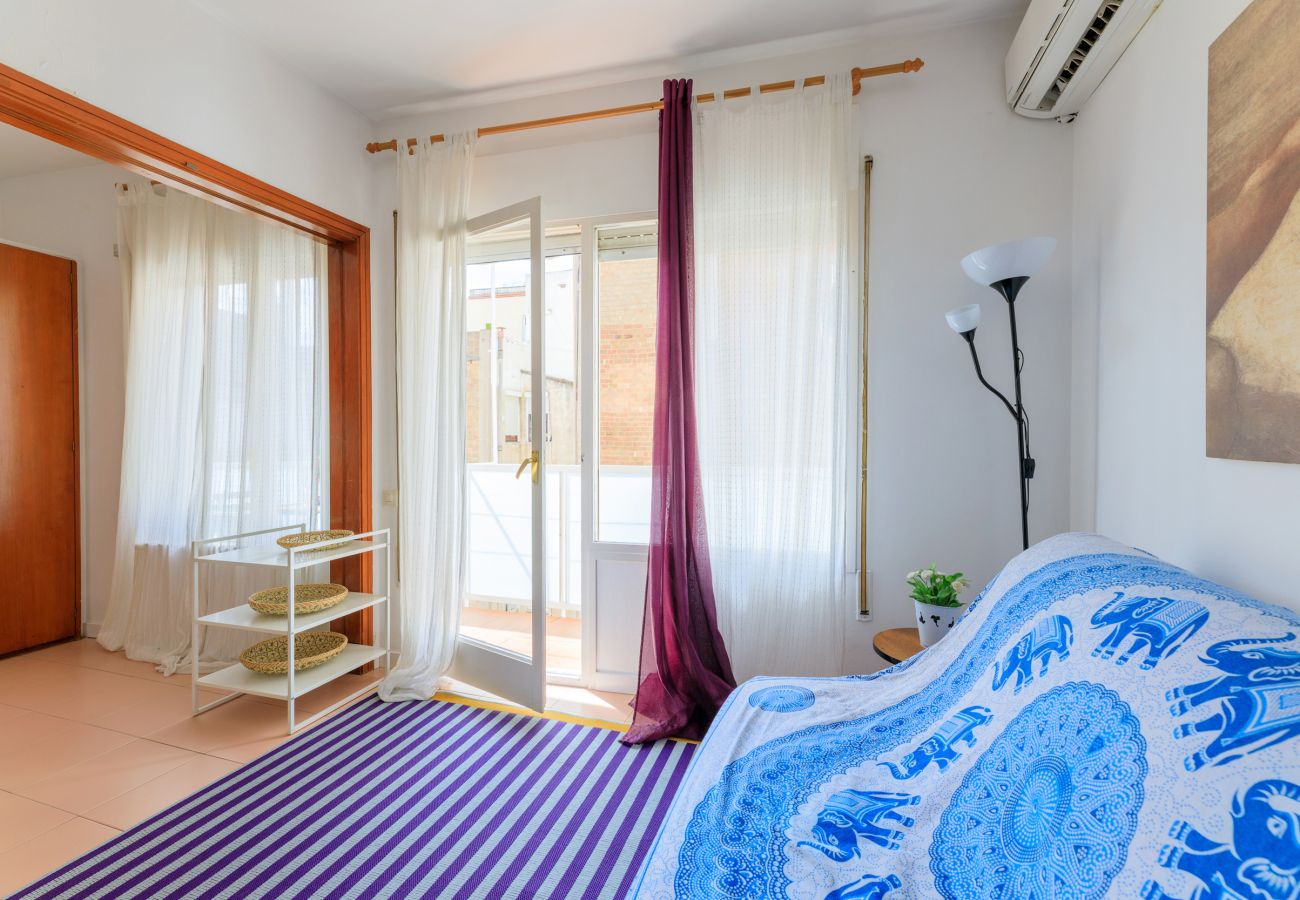 Apartamento en Barcelona - Lightly, quiet, and central apartment with balcony