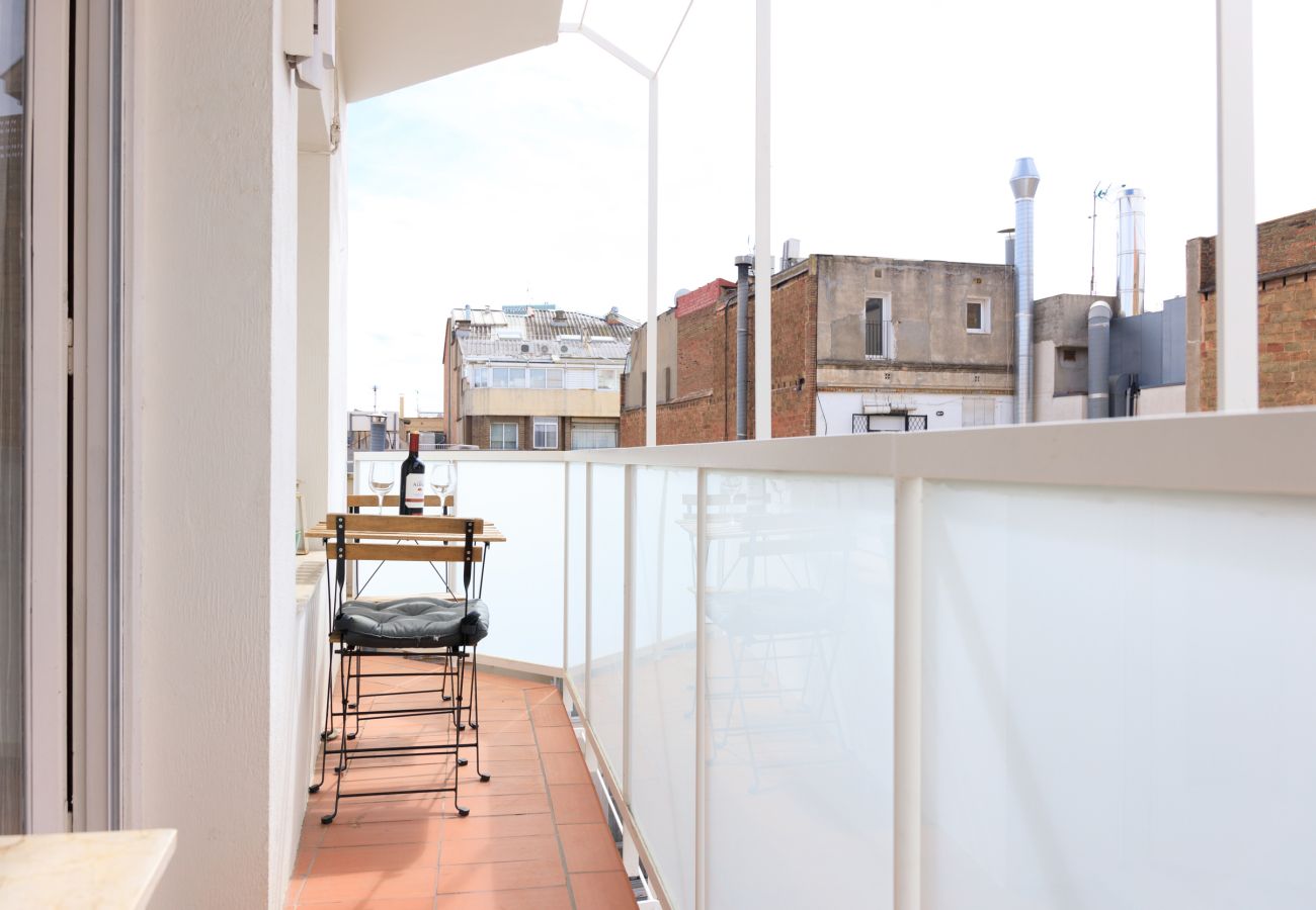 Apartamento en Barcelona - Lightly, quiet, and central apartment with balcony