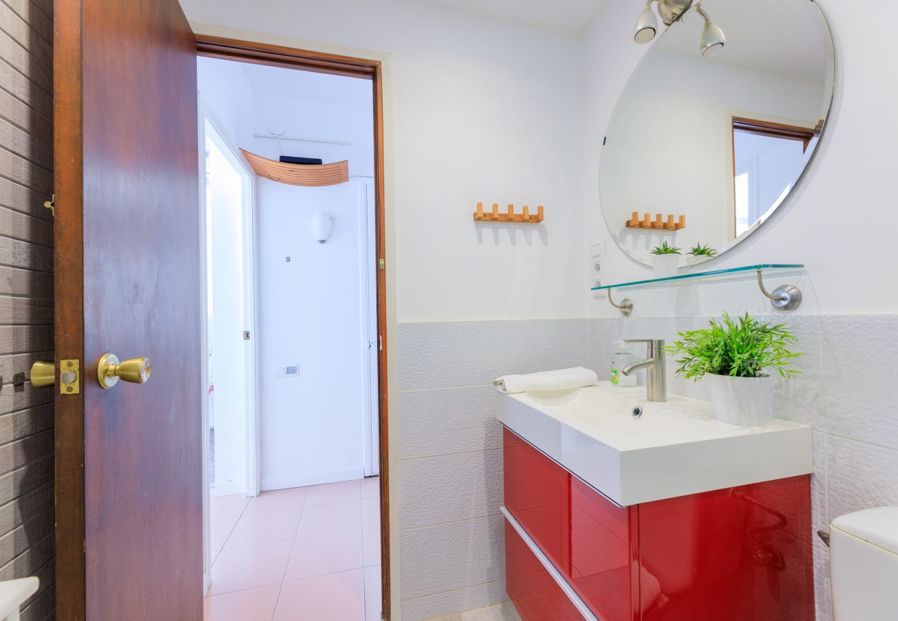 Apartamento en Barcelona - Lightly, quiet, and central apartment with balcony