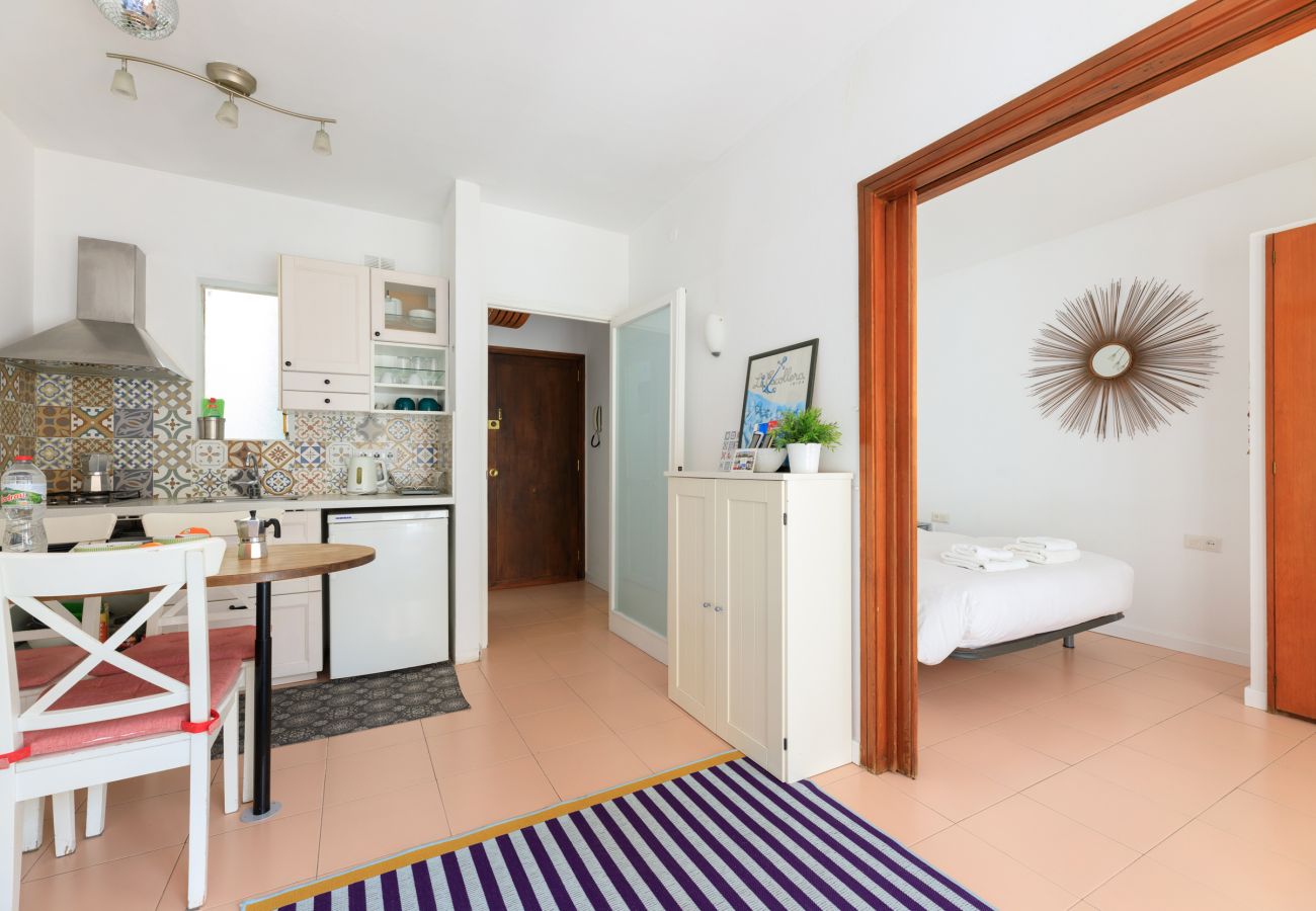 Apartamento en Barcelona - Lightly, quiet, and central apartment with balcony