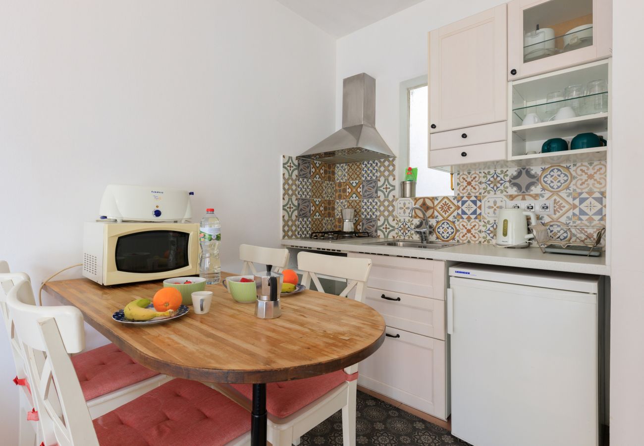 Apartamento en Barcelona - Lightly, quiet, and central apartment with balcony