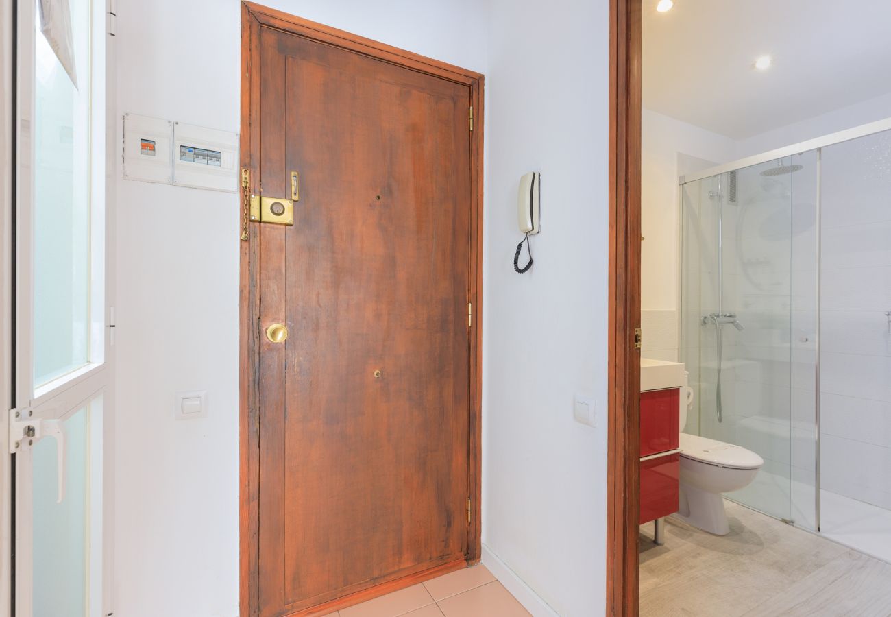 Apartamento en Barcelona - Lightly, quiet, and central apartment with balcony