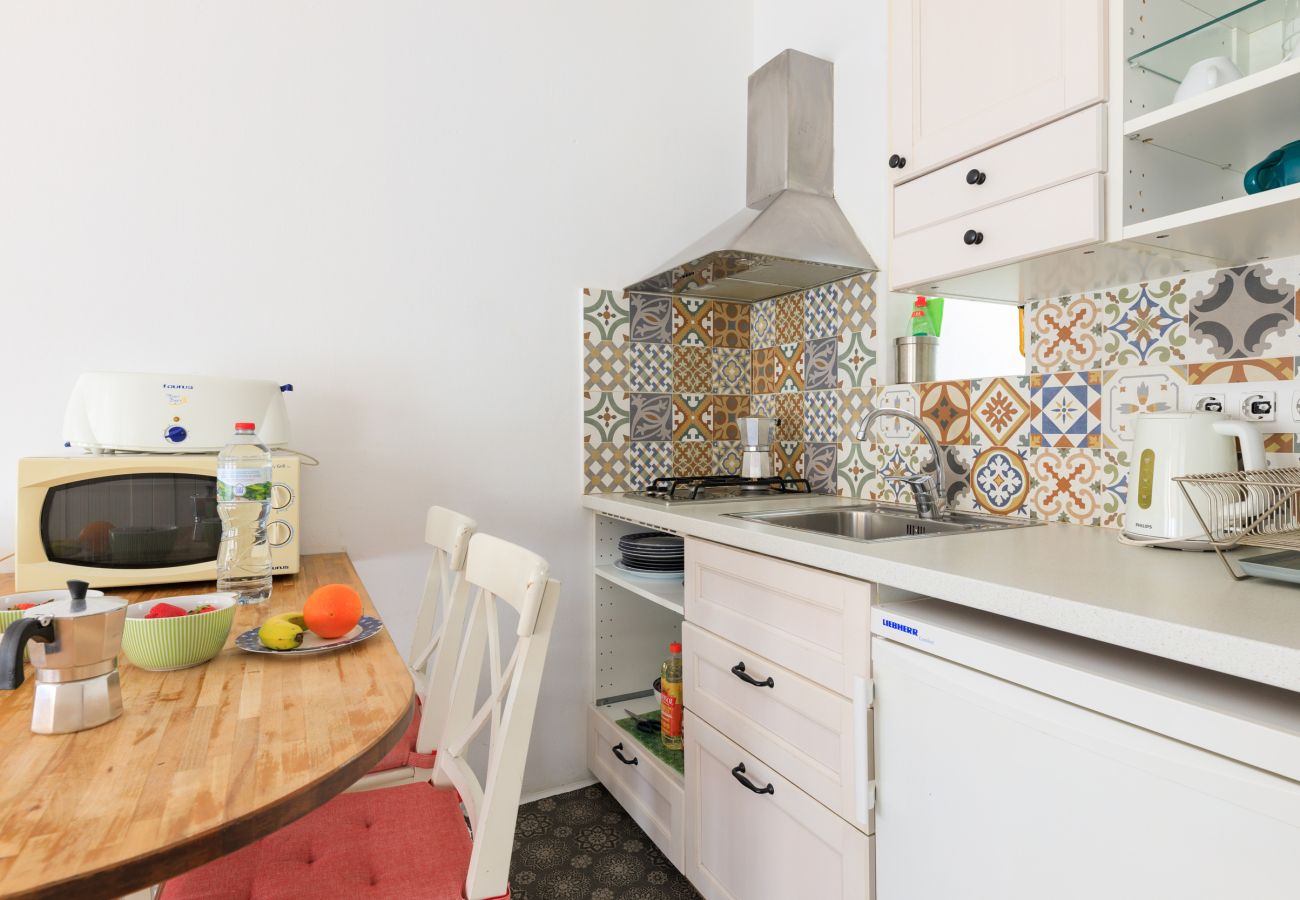 Apartamento en Barcelona - Lightly, quiet, and central apartment with balcony