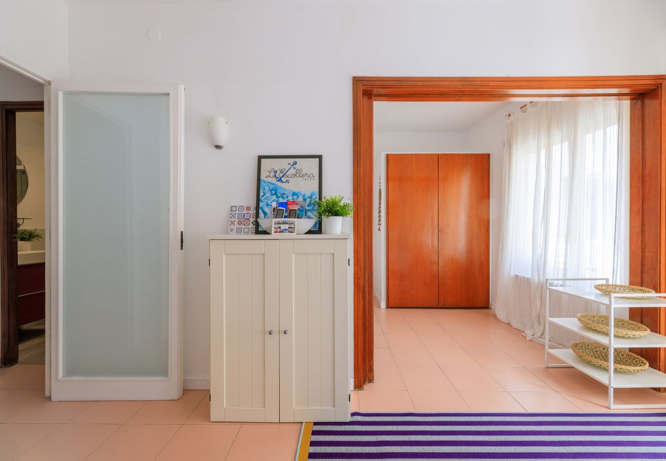 Apartamento en Barcelona - Lightly, quiet, and central apartment with balcony