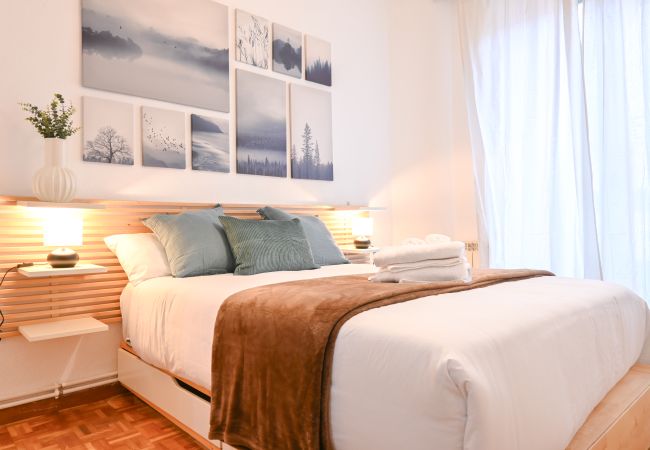 Apartamento en Madrid - Apartamento de Cuatro Dormitorios en el Bohemio Barrio de Malasaña VLD13