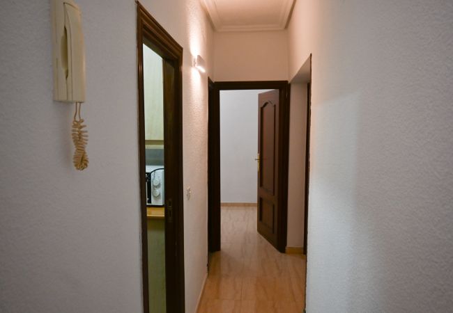 Apartamento en Madrid - M (AMU10)  Amplia Vivienda de dos dormitorios en el barrio Fuencarral