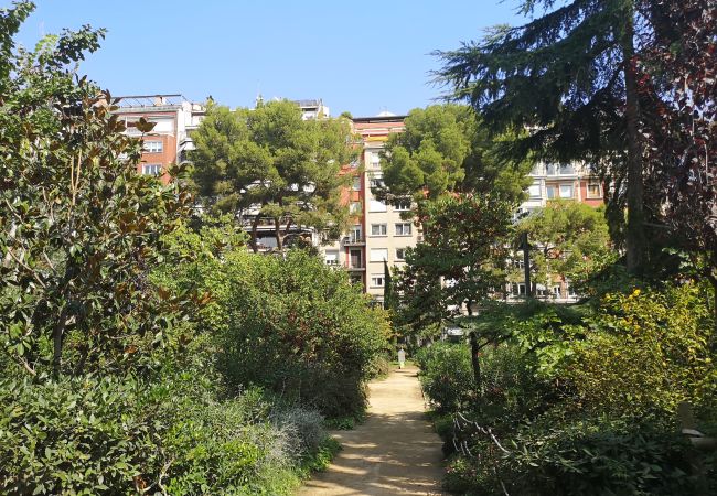 Apartamento en Barcelona - Piso con balcón, luminoso, tranquilo en Turó Park