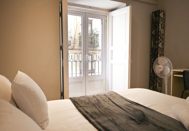 Apartamento en Madrid - M (CBA361) Céntrica y amplia vivienda de cuatro do Apartamento en Madrid - M (CBA361) Céntrica y amplia vivienda de cuatro do